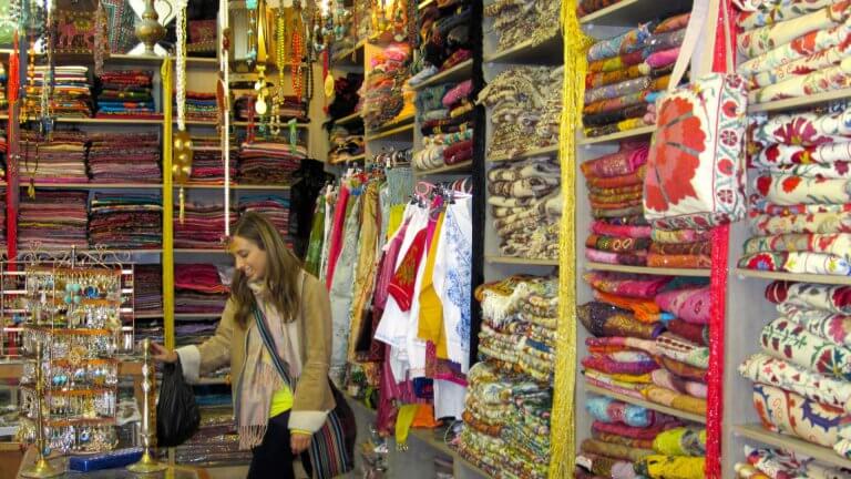 old-city-market-shopping