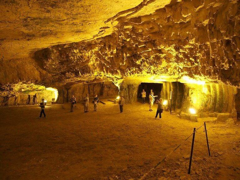 zedekiah-s-cave-solomon