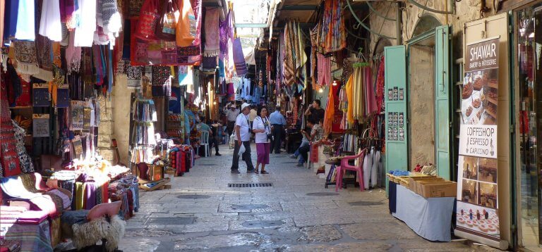 2560px-Christian_Quarter,_Jerusalem_P1110433_(5905800860)