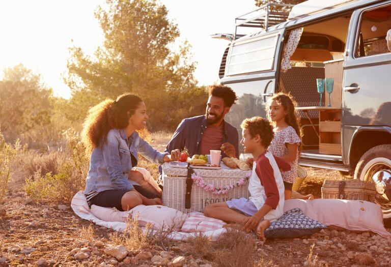 theme_travel_adventure_vacation_family_camping_camper-van-outdoors-shutterstock-portfolio_560410987_universal_within-usage-period_63667