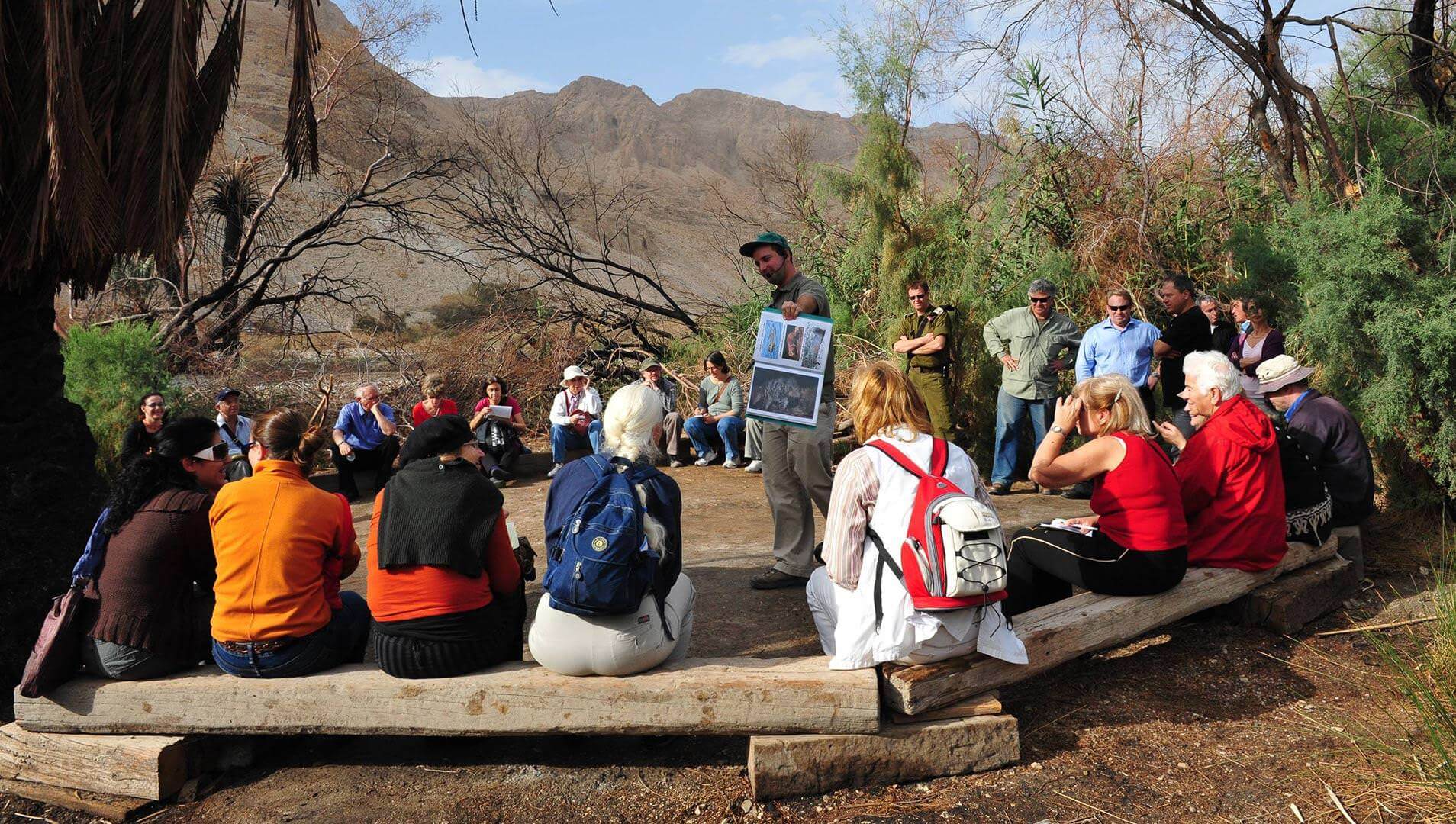 Top 7 Qualities Of An Ideal Tour Guide top-7-qualities-of-an-ideal-tour-guide