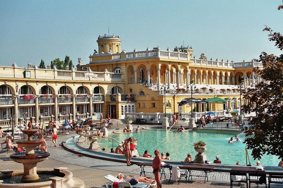 Budapest,_the_Széchenyi_Baths_(1).jpg