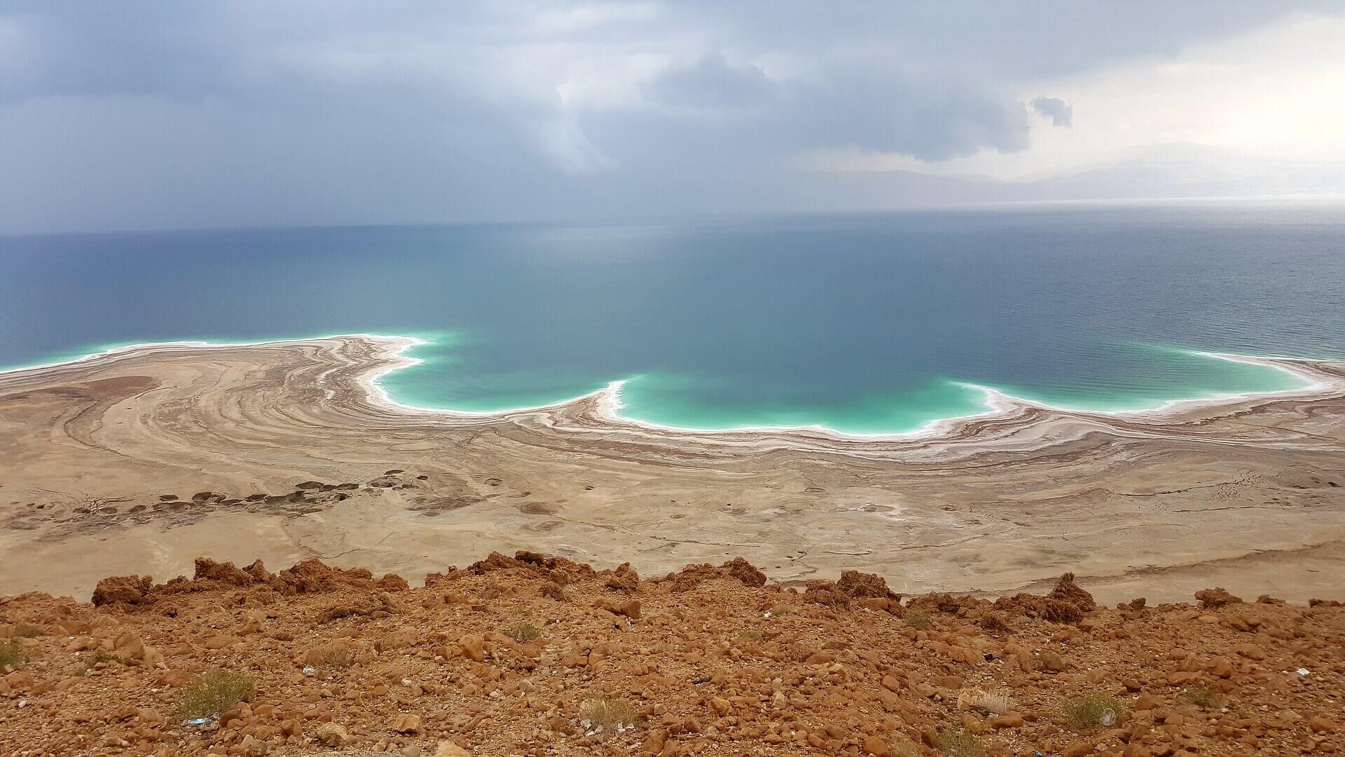 Ein Gedi is right by the dead sea and a great location for stargazing