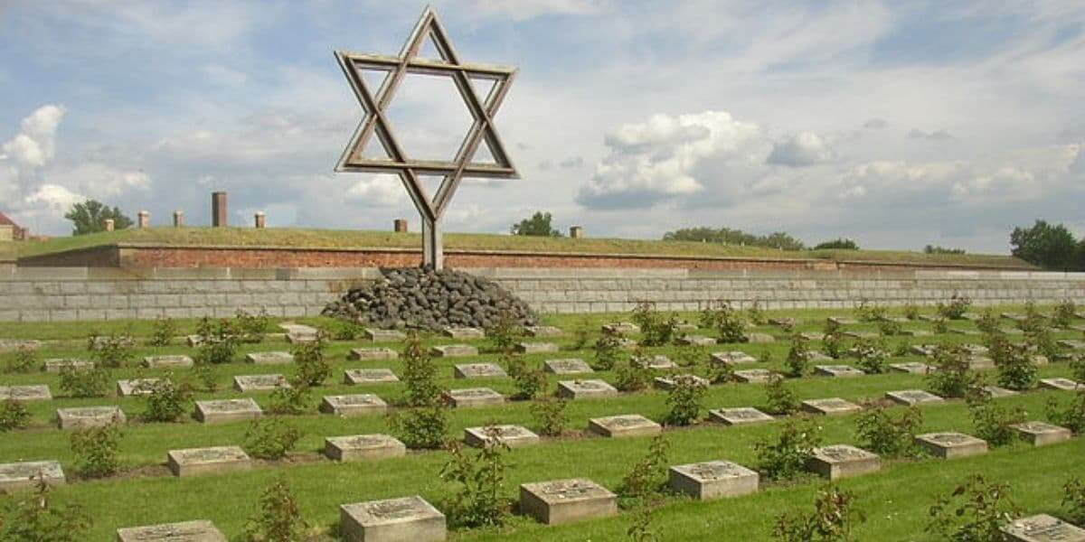 Old Jewish Cemetery in Prague